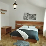 Middlehouse 3* Brasov