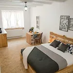 Middlehouse 3*