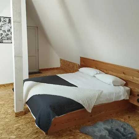 Middlehouse 3* Brasov