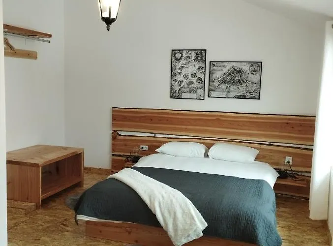 Middlehouse 3* Brasov