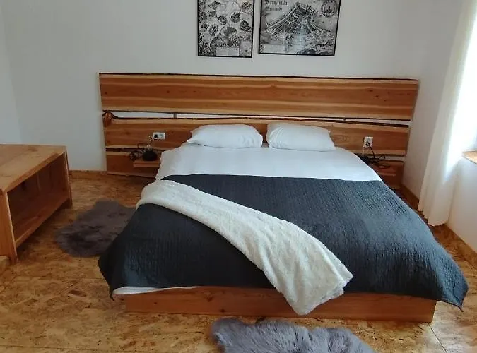 Middlehouse 3* Braşov