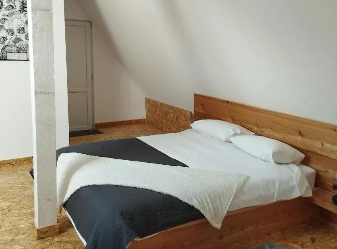 Middlehouse 3* Brașov