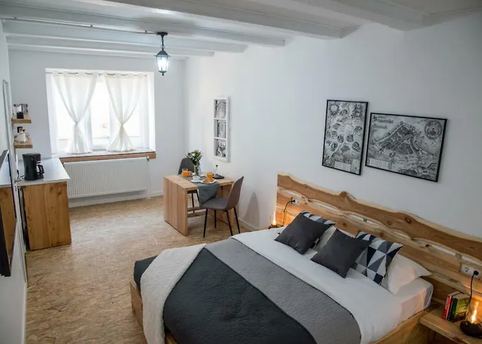 Middlehouse Guest house